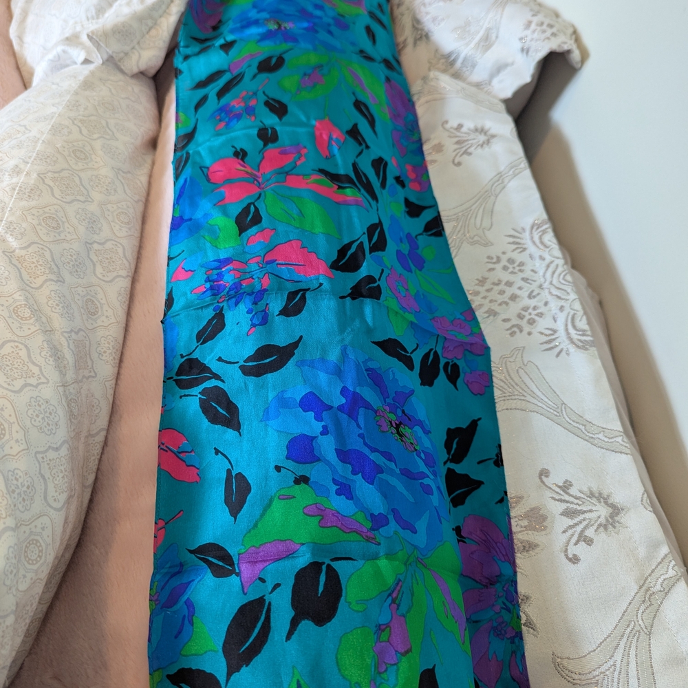 Colorful Patterned Scarves Collection - Picture 4 of 16